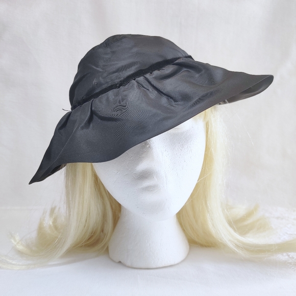 1920s Brimmed Cloche Hat w/ Faille Taffeta, Antique Hat Socialite Style Genuine - Picture 1 of 10